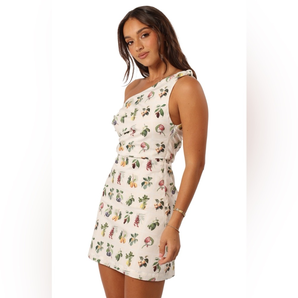 Petal & Pup One Shoulder Floral Mini Dress Cream NWT M Cottagecore Summer - Picture 2 of 14